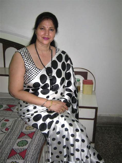 desi mom nude photos